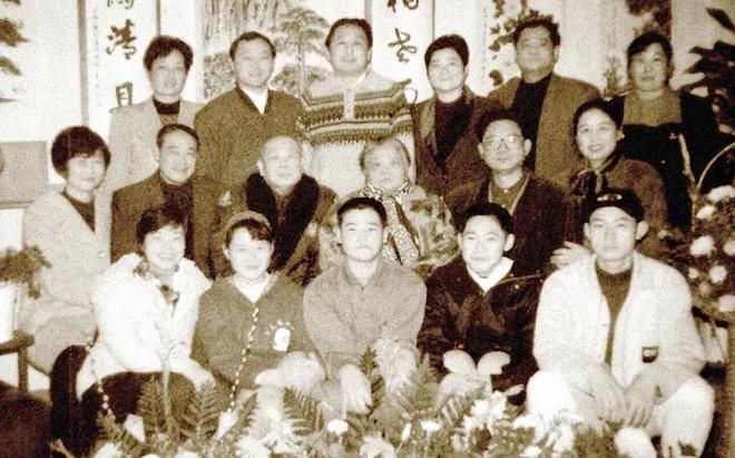 获3000条美军毛毯师政委却命令全剪碎J9真人游戏第一品牌抗美援朝志愿军缴(图3)