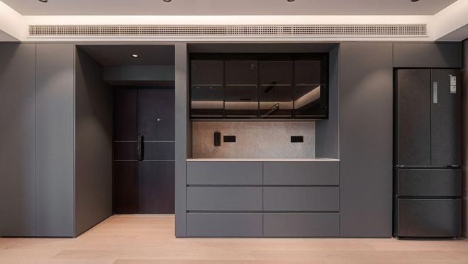 弃阳台电视墙打满柜子场面实用大气j9国际站这对夫妻太有远见坚持摒(图4)