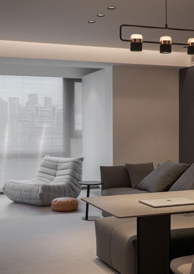 弃阳台电视墙打满柜子场面实用大气j9国际站这对夫妻太有远见坚持摒(图13)